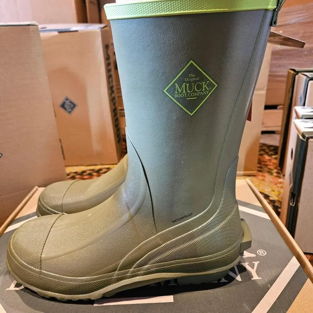 SZ 14 Muck boots green waterproof rubber